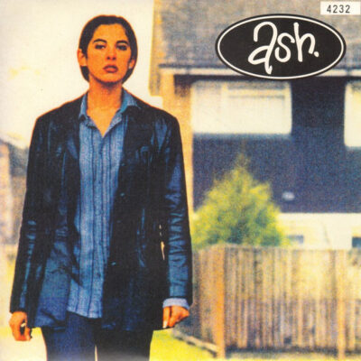 Ash - Goldfinger  - VG+ / NM or M- (7"-Pre Loved)