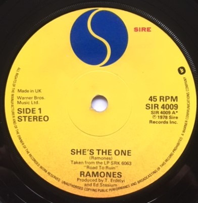 Ramones - She's The One - VG+ / NM or M- (7"-Pre Loved)