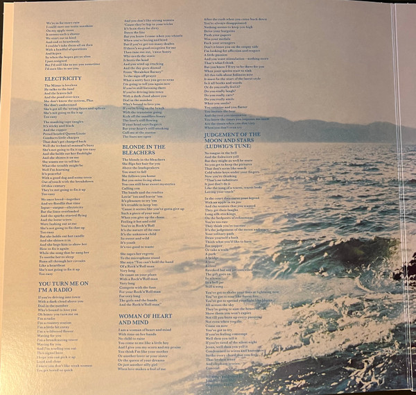 Joni Mitchell-3