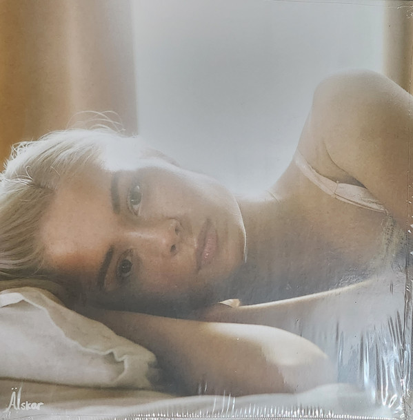Nina Nesbitt-0