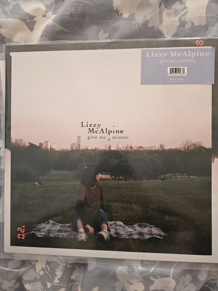 Lizzy McAlpine-1